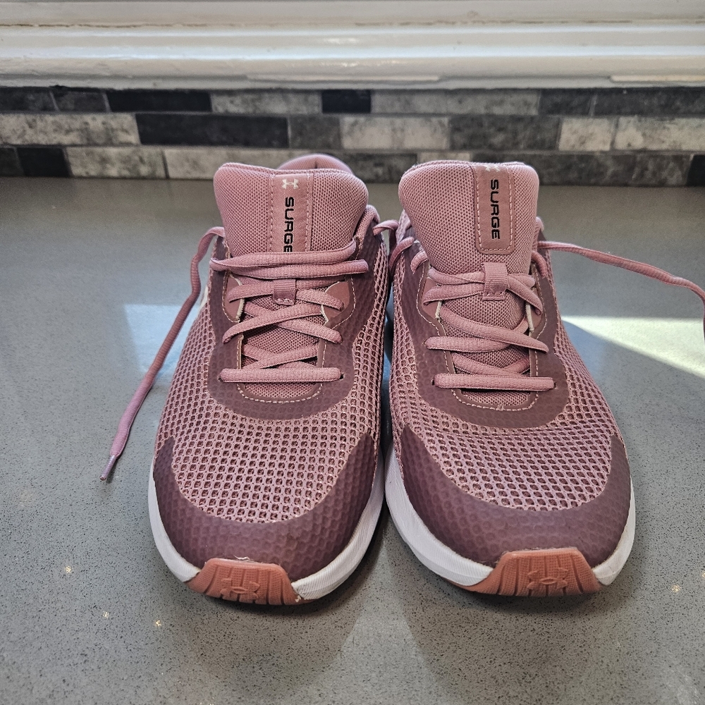 Under Armour Surge Sneakers Size 10 - Picture 2 of 8